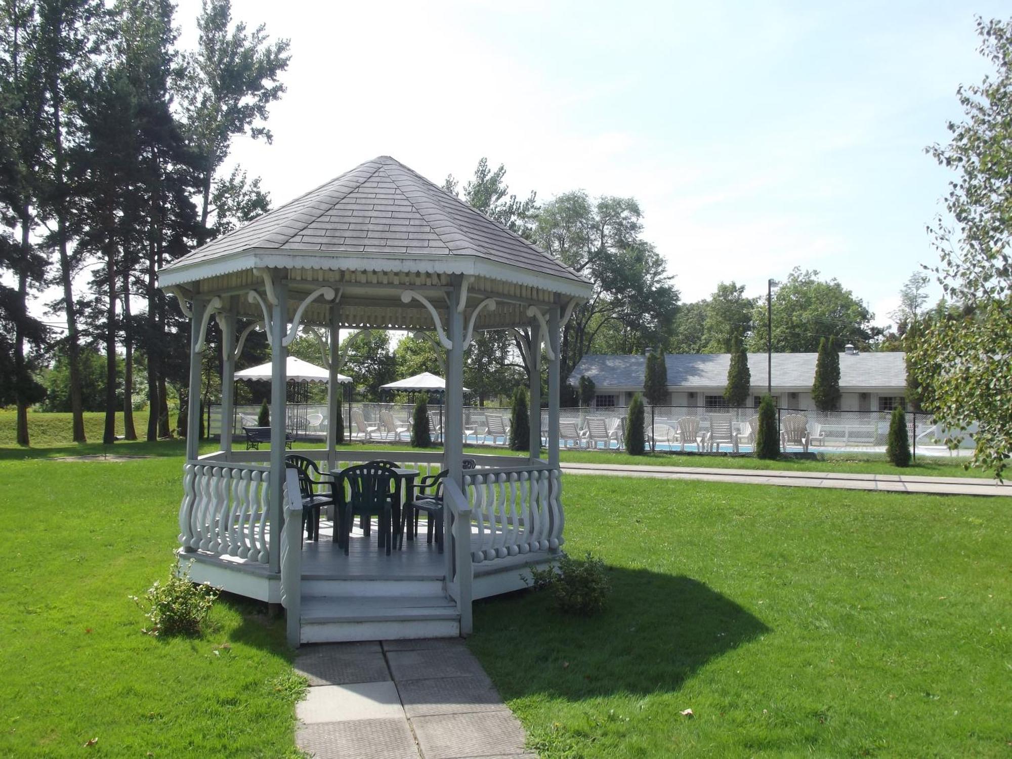Colonial Resort-1000Islands Gananoque Dış mekan fotoğraf