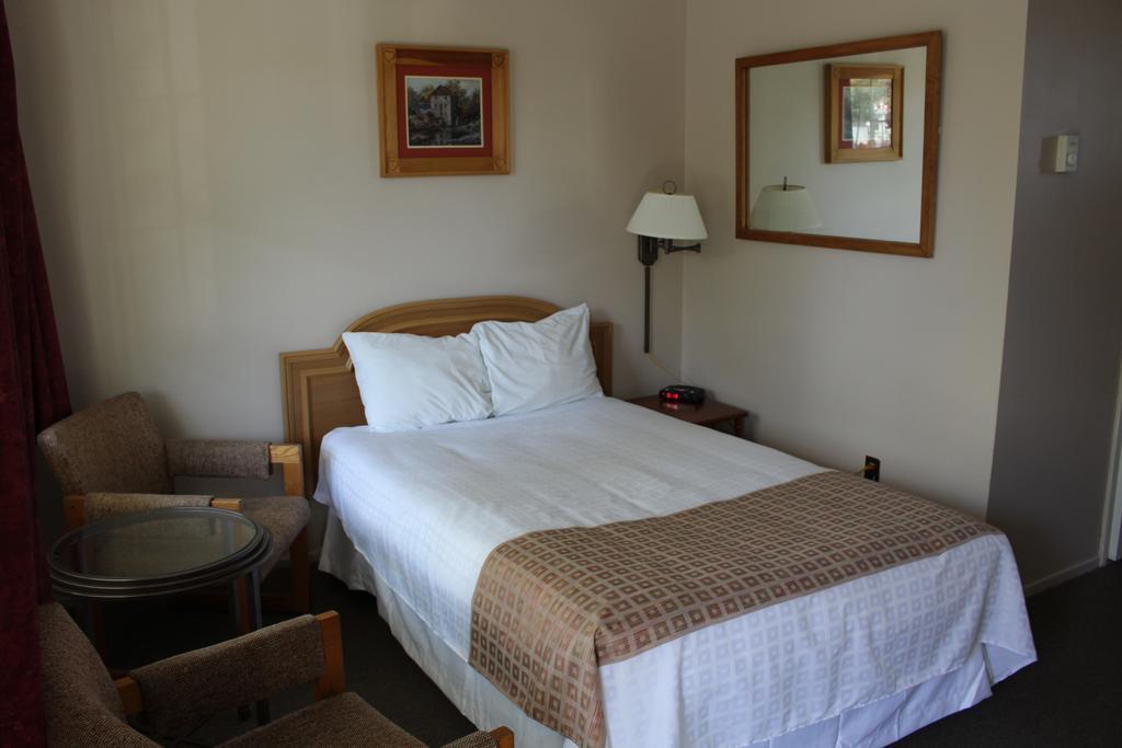 Colonial Resort-1000Islands Gananoque Dış mekan fotoğraf