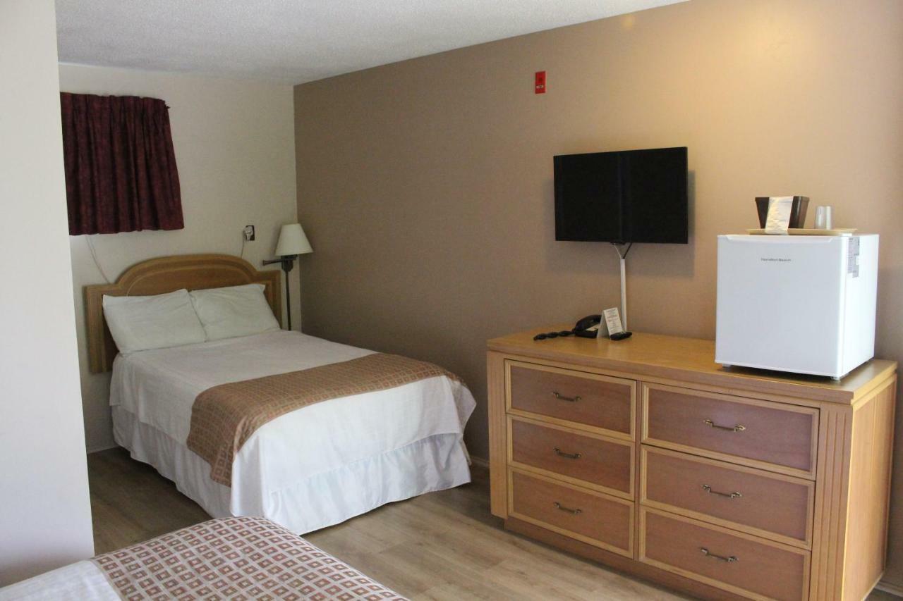 Colonial Resort-1000Islands Gananoque Dış mekan fotoğraf