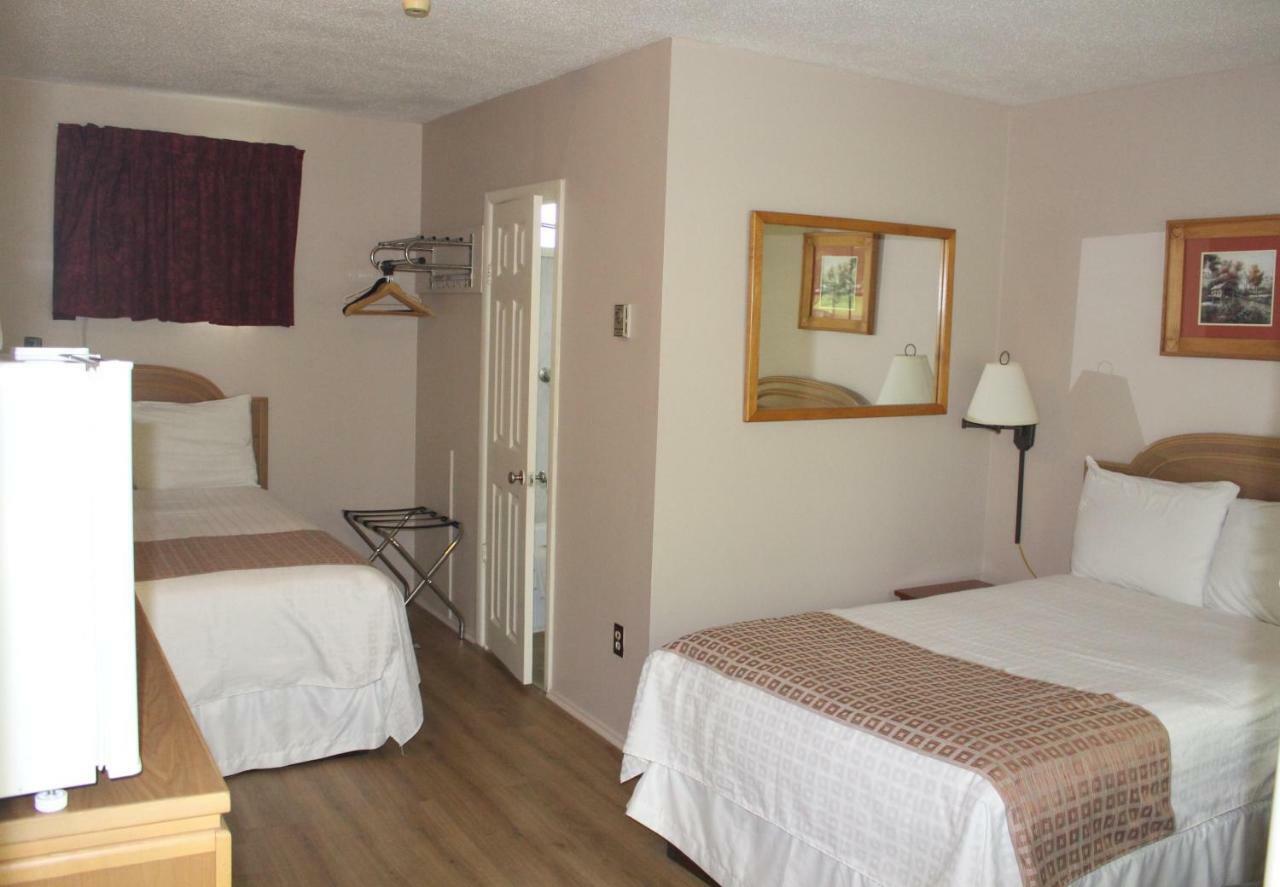 Colonial Resort-1000Islands Gananoque Dış mekan fotoğraf