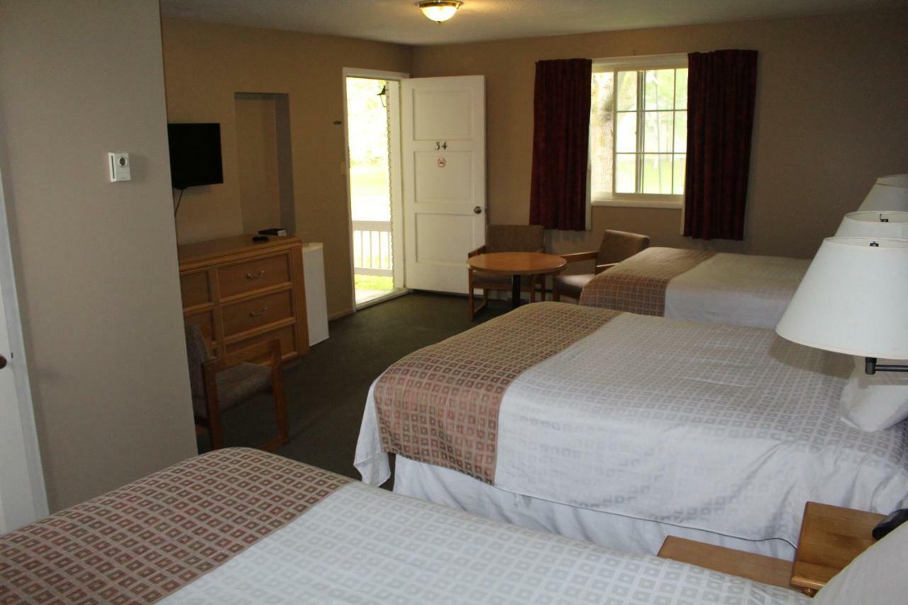 Colonial Resort-1000Islands Gananoque Dış mekan fotoğraf