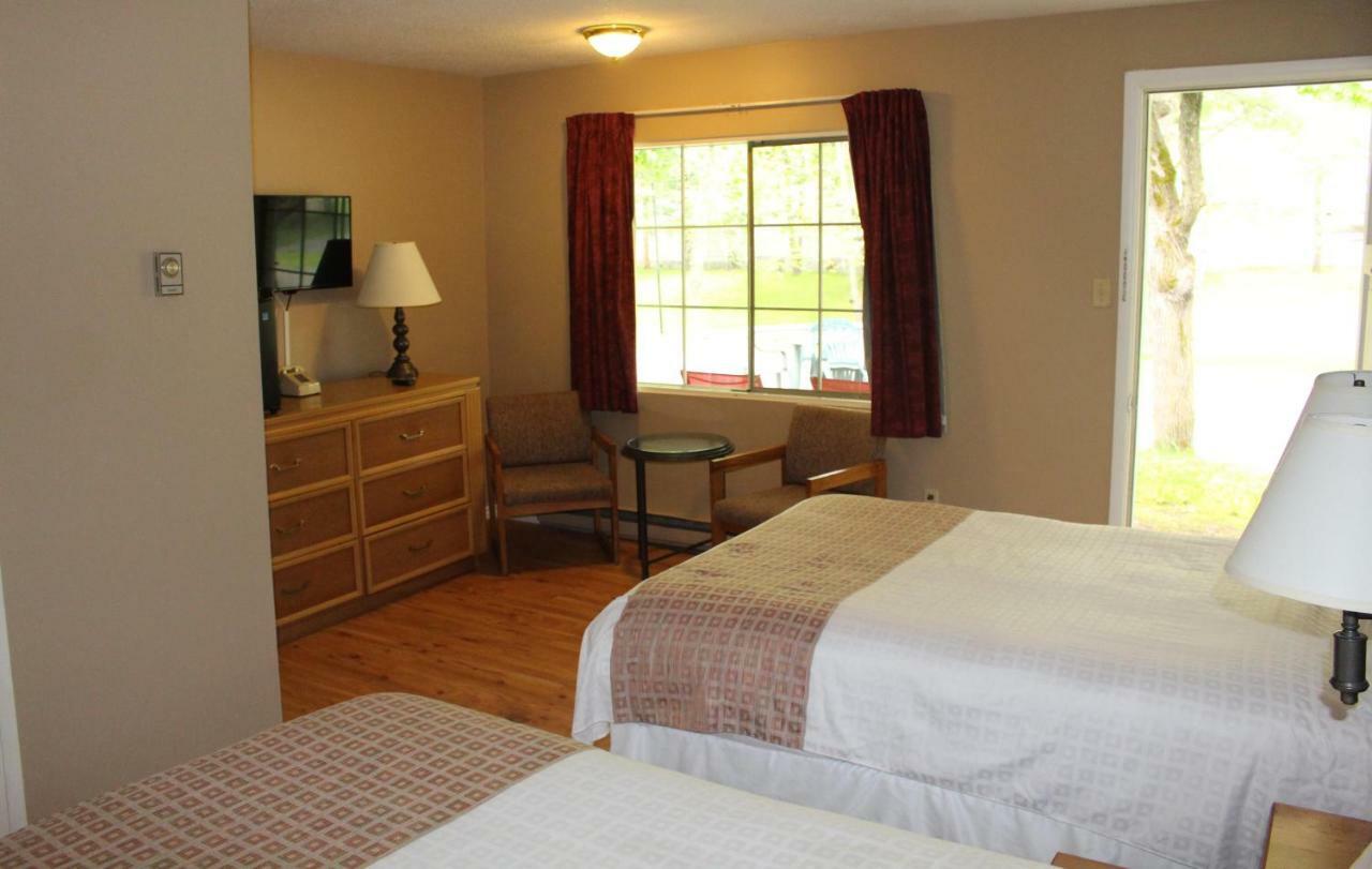 Colonial Resort-1000Islands Gananoque Dış mekan fotoğraf