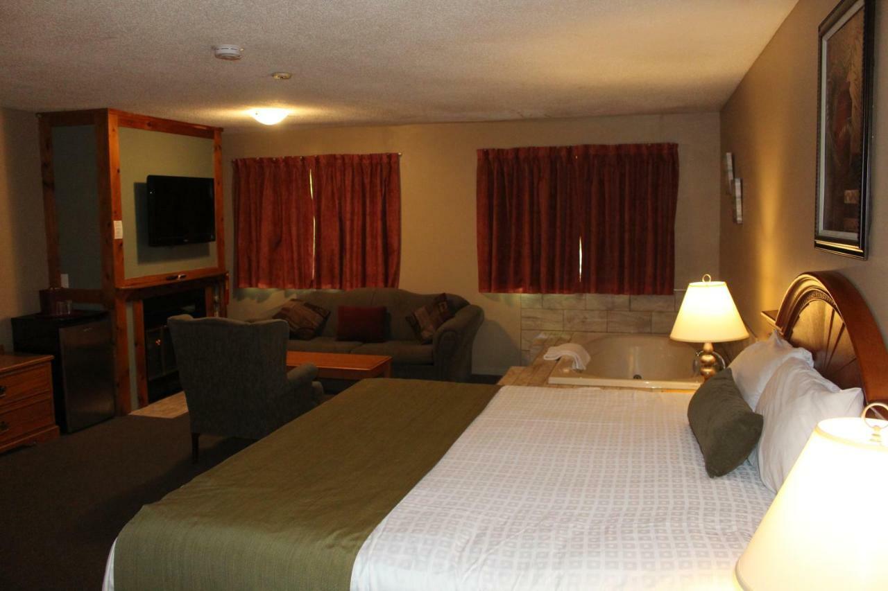 Colonial Resort-1000Islands Gananoque Dış mekan fotoğraf
