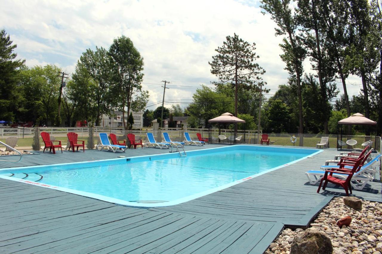 Colonial Resort-1000Islands Gananoque Dış mekan fotoğraf